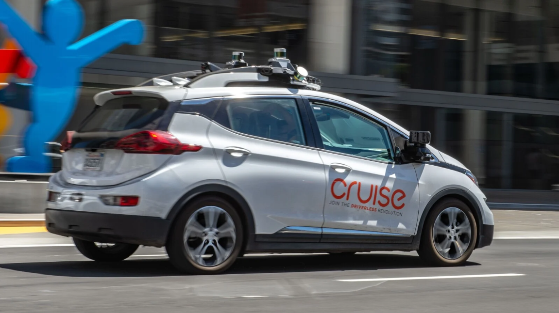GM Shuts Down Cruise Robotaxis, Shifts Focus to Autonomous Tech for Consumer Vehicles