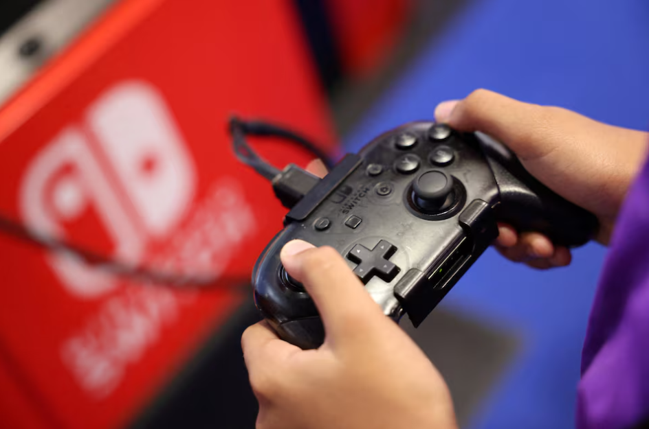 Nintendo Lowers Switch Sales Forecast Ahead of Next-Gen Console Launch
