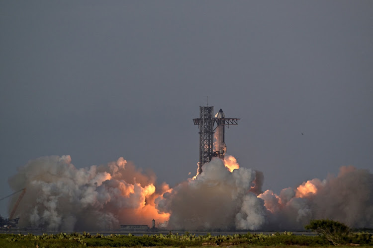 SpaceX’s Starship Breaks Through Development Challenges, Successfully Launches First Test Satellites