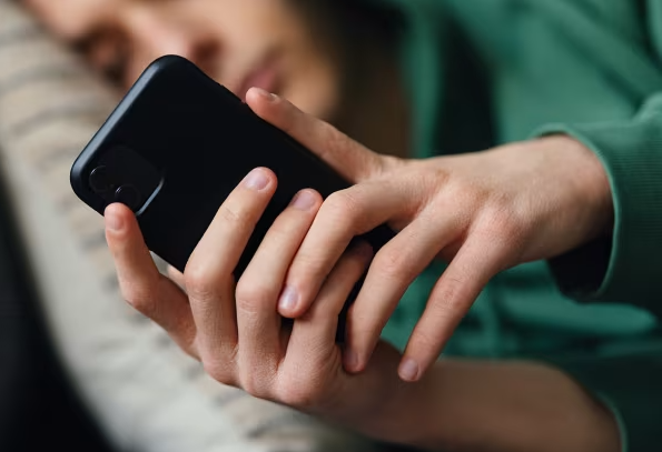 T-Mobile Boosts Forecast on Subscriber Growth